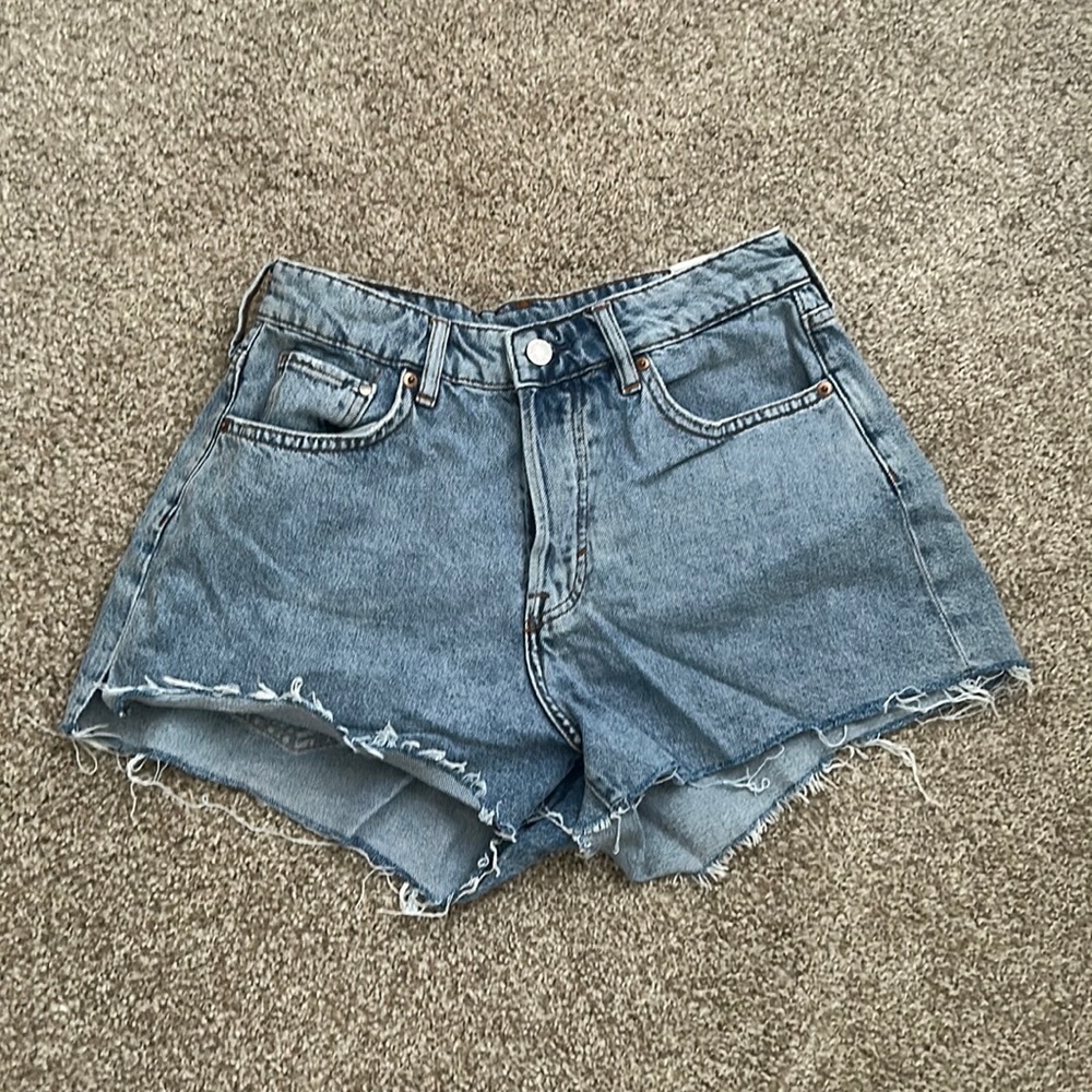 H&M Curvy Fit High Waist Vintage Short: Size 6